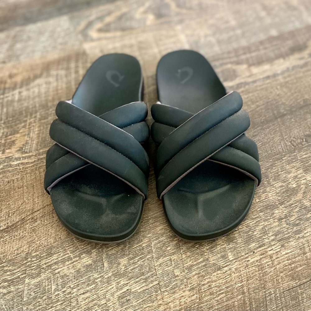OluKai Hila Puffy Slide Sandals
